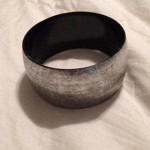 Bangle bracelet